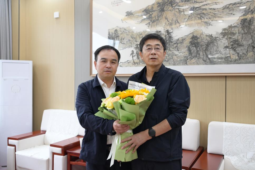 会计学院开展教师节走访慰问活动
